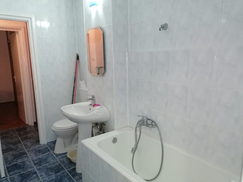Metrou Titan, apartament 2 camere, etaj 5, prima inchiriere,